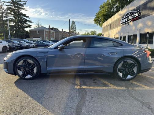 Kemora Gray Metallic 2023 Audi RS e-tron GT quattro