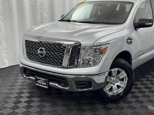 2017 Nissan Titan SV