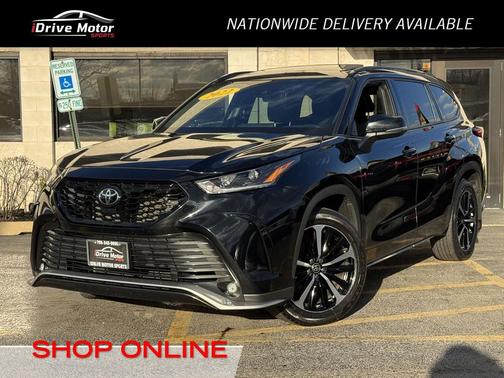 Midnight Black Metallic 2022 Toyota Highlander XSE