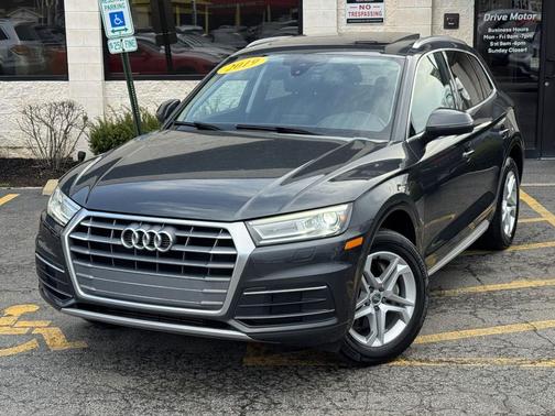 Manhattan Gray Metallic 2019 Audi Q5 45 Premium