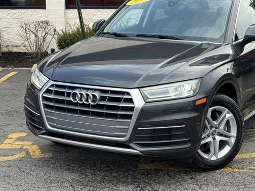 Manhattan Gray Metallic 2019 Audi Q5 45 Premium