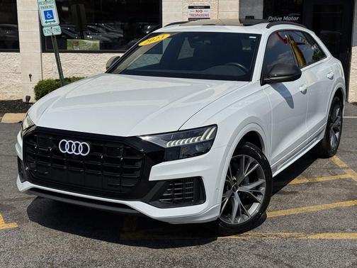 Glacier White Metallic 2023 Audi Q8 55 Premium