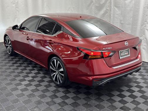 2021 Nissan Altima SR FWD