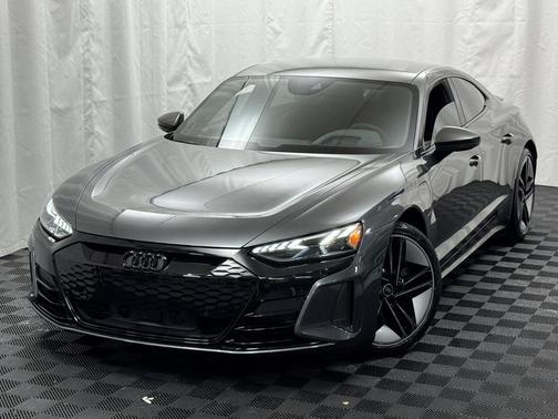 Daytona Gray Pearl Effect 2022 Audi RS e-tron GT quattro