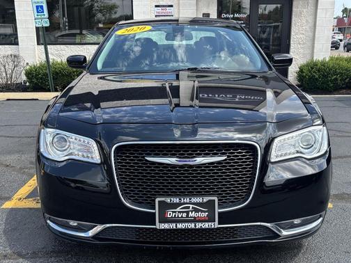 2020 Chrysler 300 Touring
