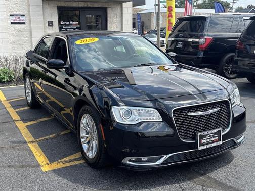 2020 Chrysler 300 Touring