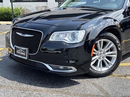 2020 Chrysler 300 Touring