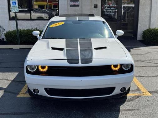 2017 Dodge Challenger SXT