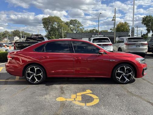 2021 Volkswagen Passat 2.0T R-Line