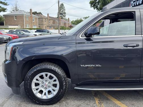 Carbon Black Metallic 2020 GMC Yukon XL SLT
