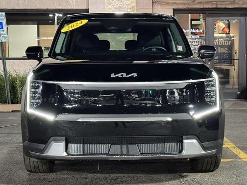 2024 Kia EV9 Light Long Range