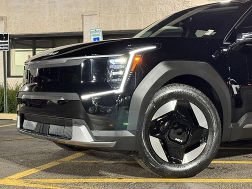 2024 Kia EV9 Light Long Range