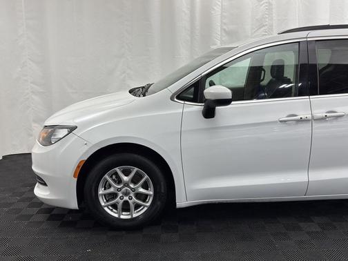 2021 Chrysler Voyager LXI