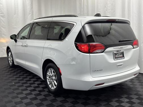 2021 Chrysler Voyager LXI