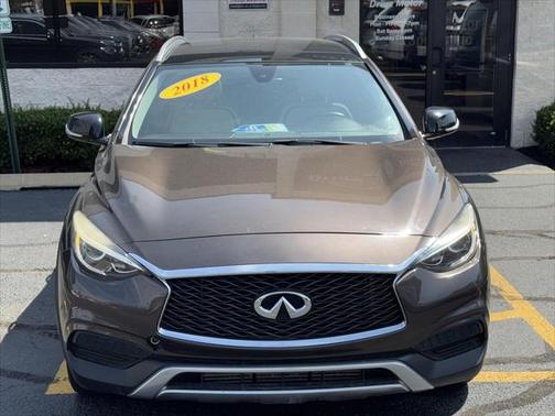 2018 INFINITI QX30 LUXE