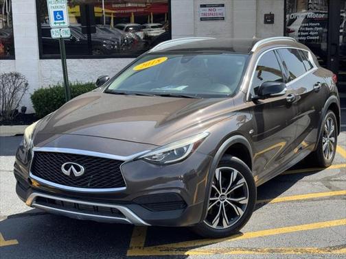 2018 INFINITI QX30 LUXE