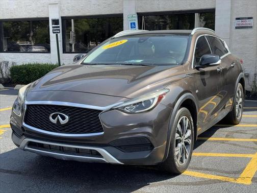 2018 INFINITI QX30 LUXE