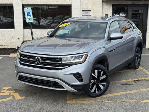 Pyrite Silver Metallic 2021 Volkswagen Atlas Cross Sport 2.0T SE