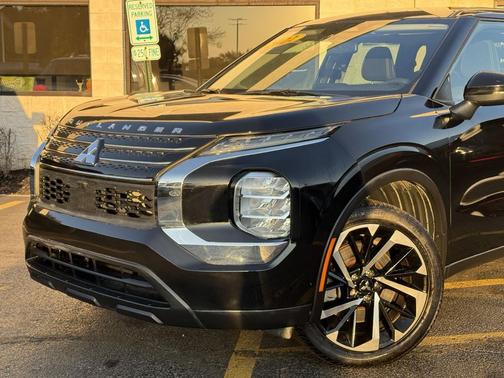 2022 Mitsubishi Outlander ES 2.5 S-AWC