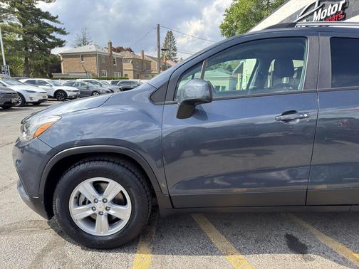 Midnight Blue Metallic 2021 Chevrolet Trax LT