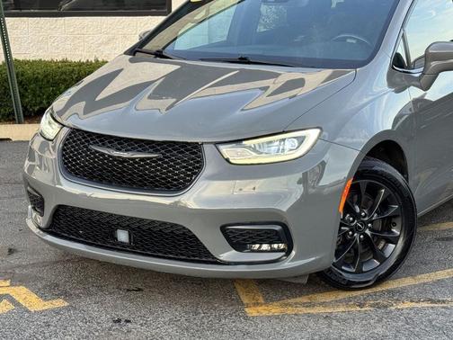 Ceramic Gray Clearcoat 2021 Chrysler Pacifica Touring