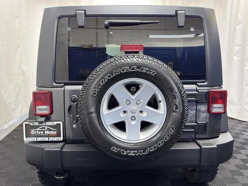 Granite Crystal Metallic Clearcoat 2017 Jeep Wrangler Unlimited Sport