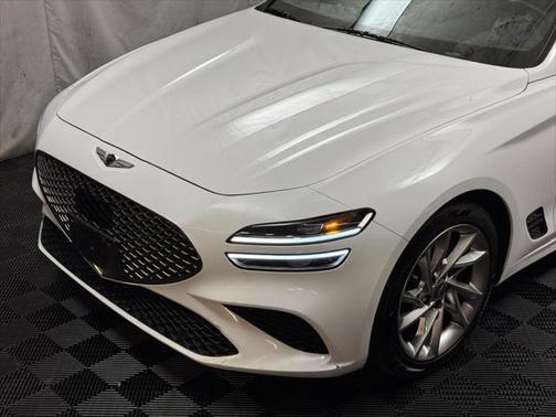 2022 Genesis G70 2.0T RWD
