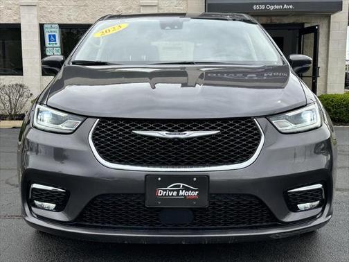 2023 Chrysler Pacifica Hybrid Touring L