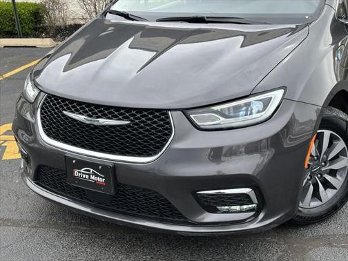 2023 Chrysler Pacifica Hybrid Touring L