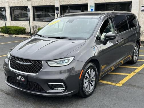 2023 Chrysler Pacifica Hybrid Touring L
