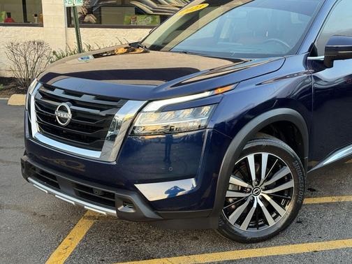 2023 Nissan Pathfinder Platinum 4WD