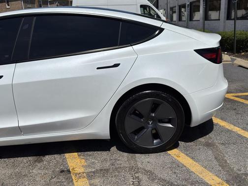 Pearl White Multi-Coat 2023 Tesla Model 3 Standard Range