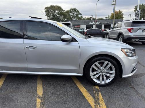 2019 Volkswagen Passat 2.0T Wolfsburg Edition