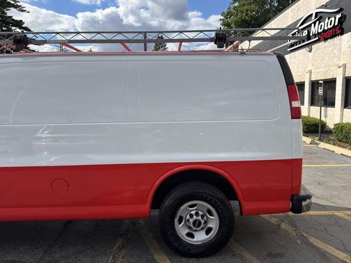 WHITE 2018 GMC Savana 3500 Work Van
