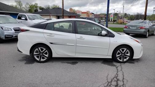 2016 Toyota Prius Four Touring