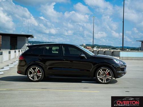 2013 Porsche Cayenne GTS