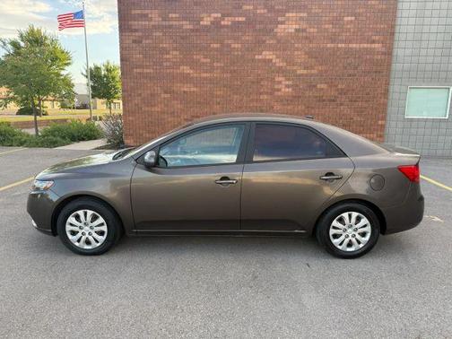 Brown 2013 Kia Forte EX
