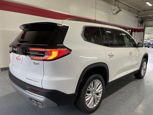 2026 GMC Acadia Elevation FWD