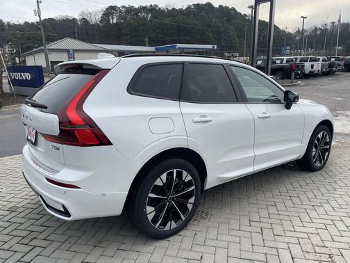 2026 Volvo XC60 Plug-In Hybrid T8 Plus