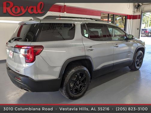 2023 GMC Acadia AWD AT4