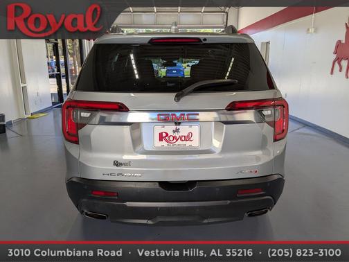 2023 GMC Acadia AWD AT4