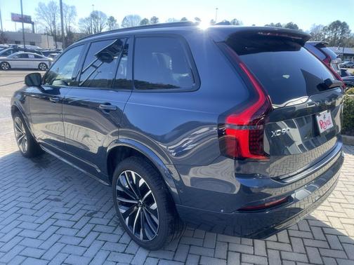 2026 Volvo XC90 Ultra Dark Theme, B6 AWD Gas (mild hybrid), Gasoline, 7 Seats