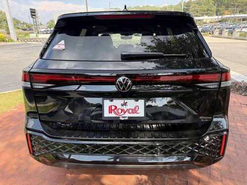 2025 Volkswagen Tiguan 2.0T SE R-Line Black