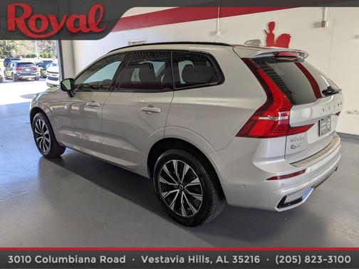 2023 Volvo XC60 B5 Plus Dark Theme