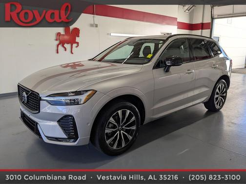 2023 Volvo XC60 B5 Plus Dark Theme