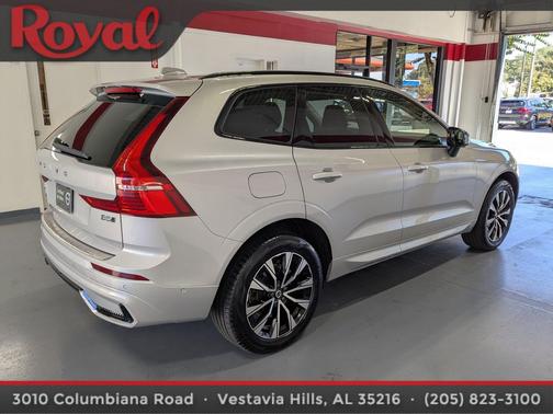 2023 Volvo XC60 B5 Plus Dark Theme