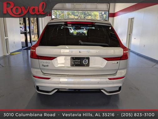 2023 Volvo XC60 B5 Plus Dark Theme