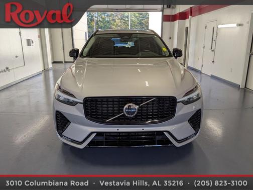 2023 Volvo XC60 B5 Plus Dark Theme