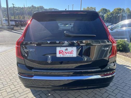 2025 Volvo XC90 Plug-In Hybrid Plus