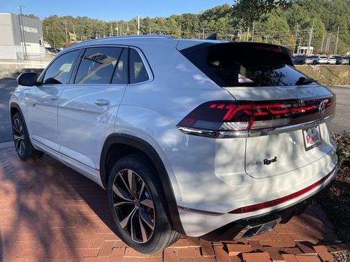 2026 Volkswagen Atlas Cross Sport 2.0T SEL Premium